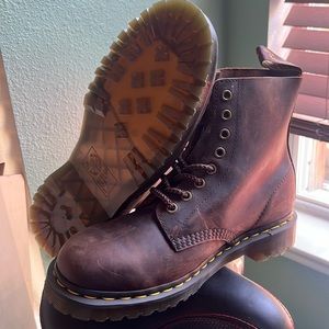 1460 Pascal Dr Marten Boots